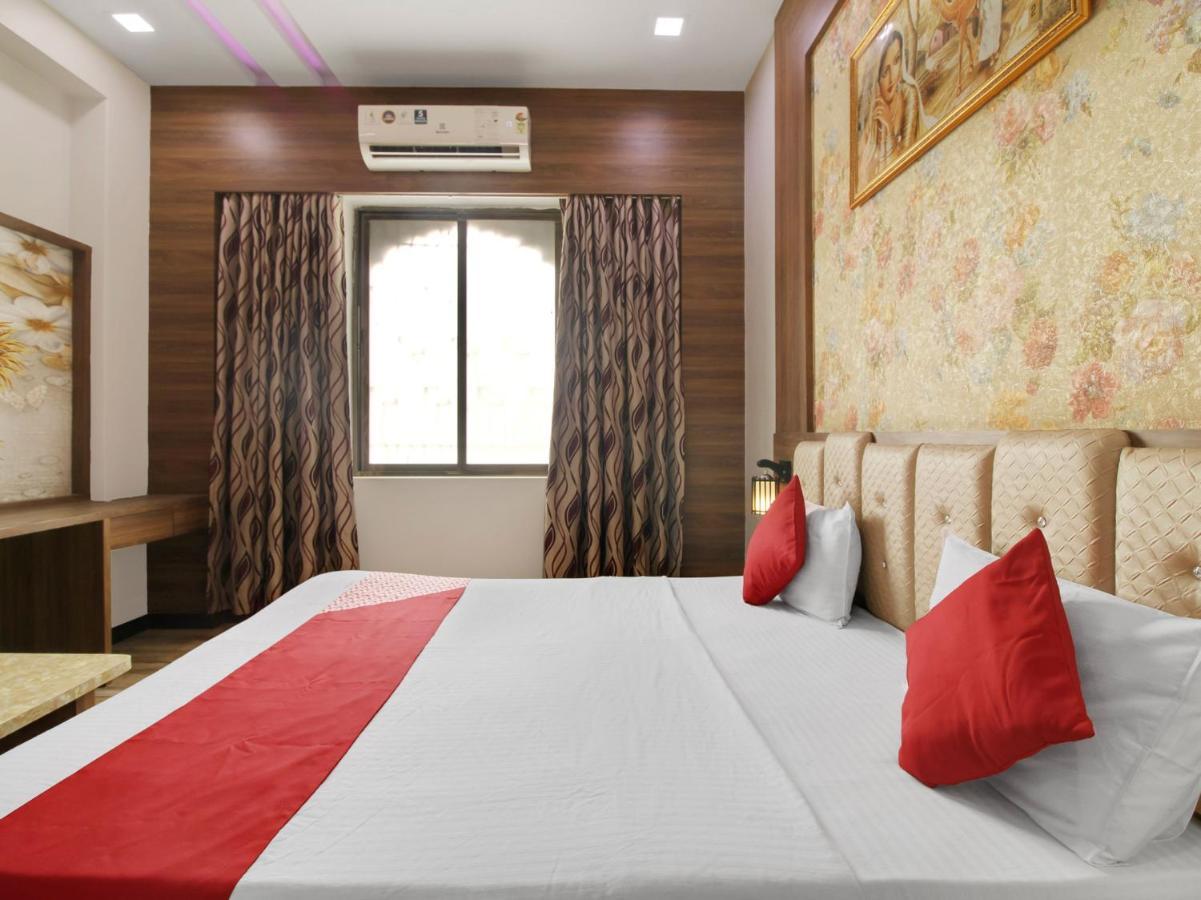 Oyo 72429 New Abhinandan Hotel Amroha Exterior foto