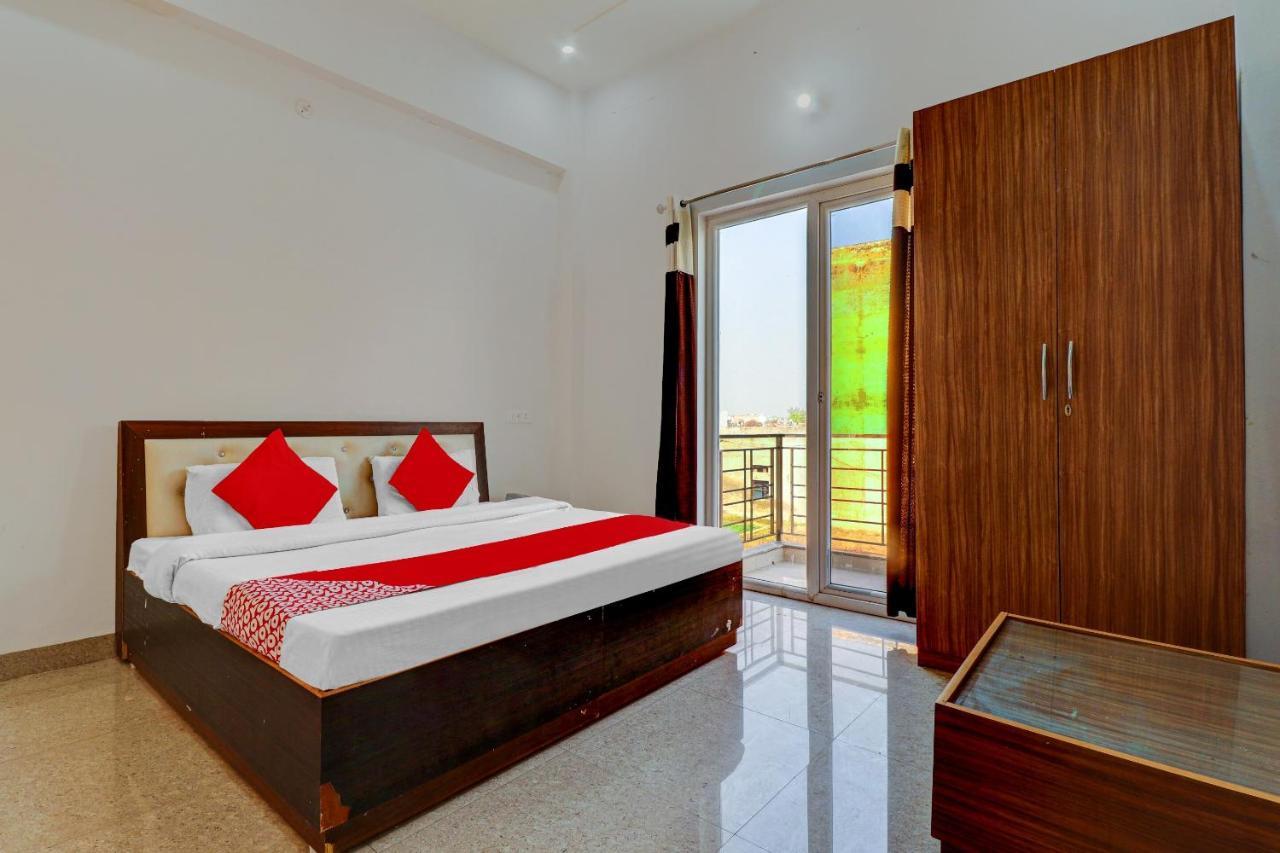 Oyo 72429 New Abhinandan Hotel Amroha Exterior foto