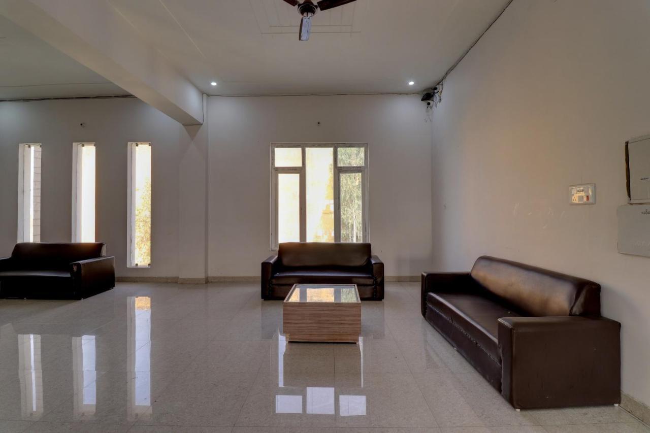 Oyo 72429 New Abhinandan Hotel Amroha Exterior foto